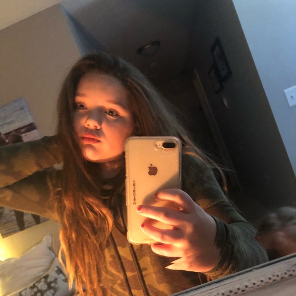 Meet your Posher, Addison - Picture 1 of 1